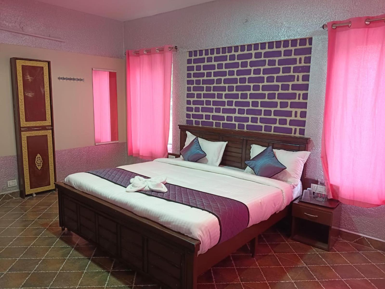 Misty Valley Inn كوديكانال المظهر الخارجي الصورة